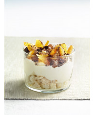 Pavlova de Noël crème fouettée nature, crème de marrons, marrons glacés, orange fraîche et confite, chocolat